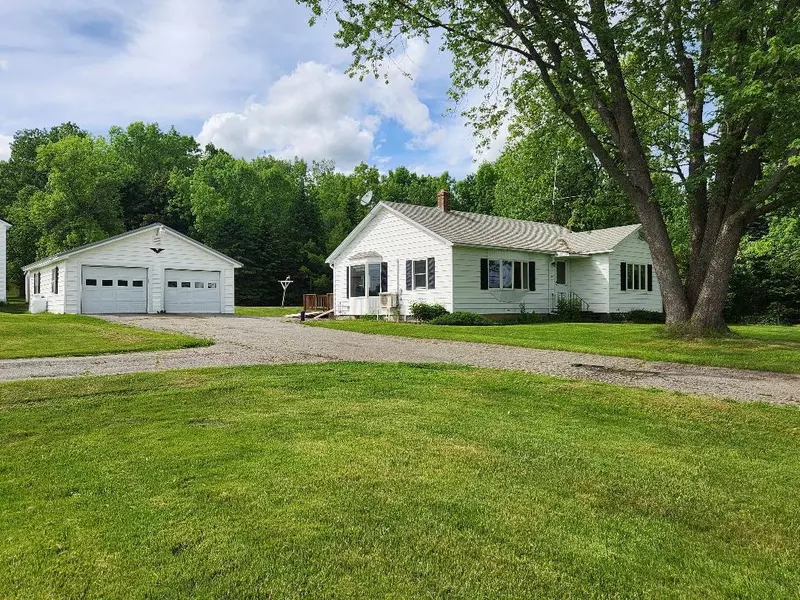 49 Griffin RD, Levant, ME 04456