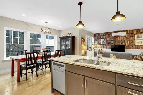 Freeport, ME 04032,9 Intervale RD