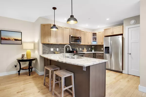 Freeport, ME 04032,9 Intervale RD