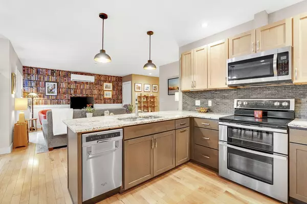 Freeport, ME 04032,9 Intervale RD