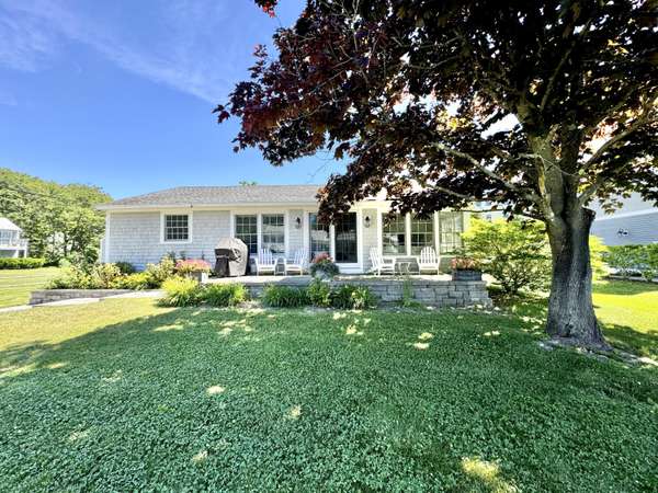 3 Harris LN, Kennebunk, ME 04043