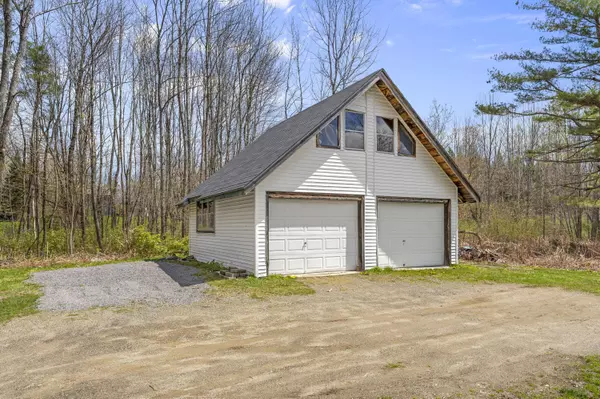 Vassalboro, ME 04989,161 Holman Day RD