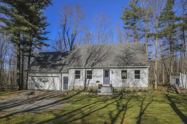 14 Hunt RD, Belfast, ME 04915