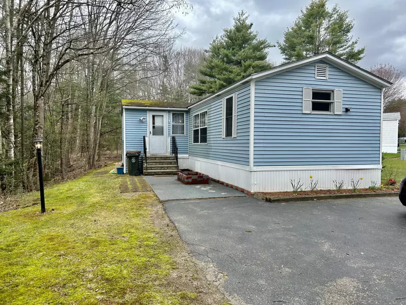 2 Dode DR, Saco, ME 04072