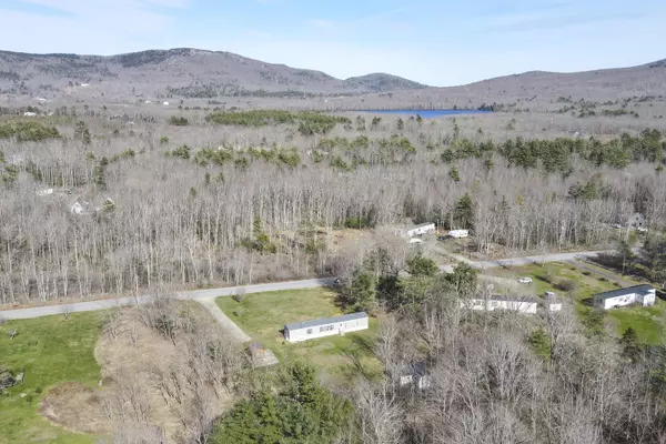 19 Fogler RD, Hope, ME 04847