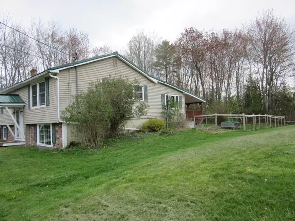 Milford, ME 04461,3 Grays LN