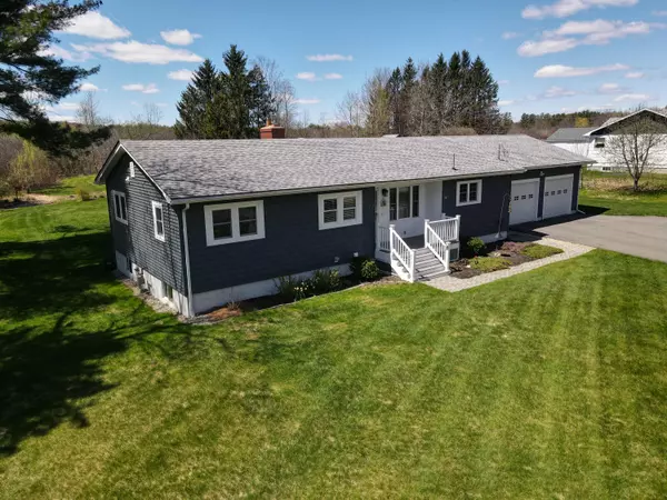 147 Bennoch RD, Orono, ME 04473