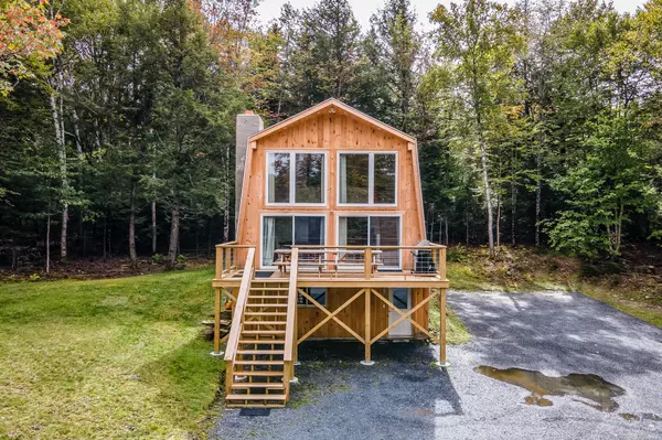 350 Rockwood RD, Moosehead Junction Twp, ME 04441