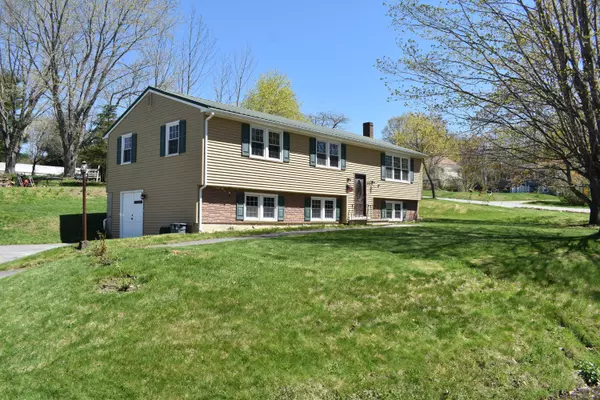 Winthrop, ME 04364,90 Highland Heights RD