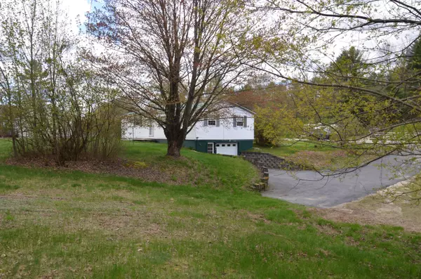 85 Main ST, West Paris, ME 04289