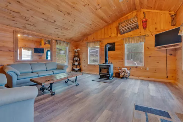 Greene, ME 04236,36 Smith LN