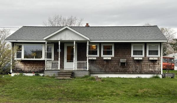 1 Grove ST, East Millinocket, ME 04430