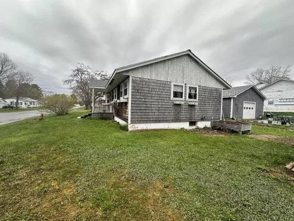 East Millinocket, ME 04430,1 Grove ST