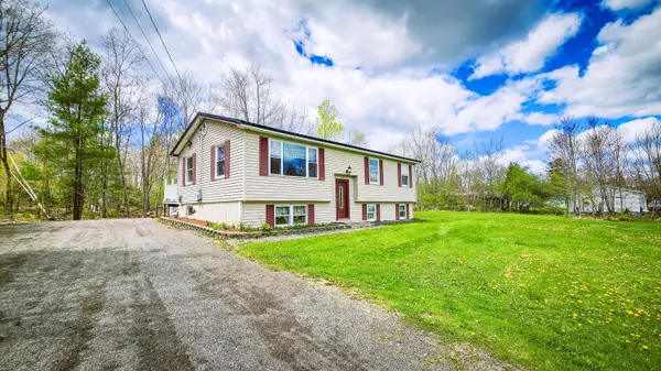 56 Oak ST, Milford, ME 04461