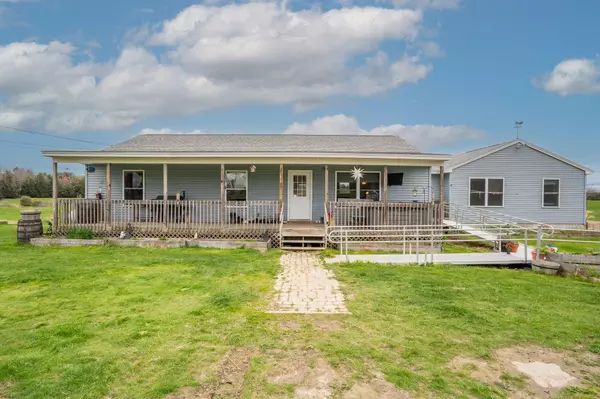 Wales, ME 04280,812 Gardiner RD