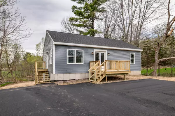 32 Priest Hill RD, Vassalboro, ME 04989