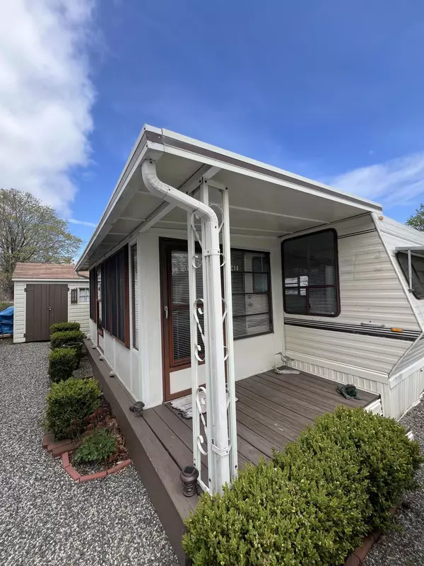 Wells, ME 04090,9 Bourne AVE #C14