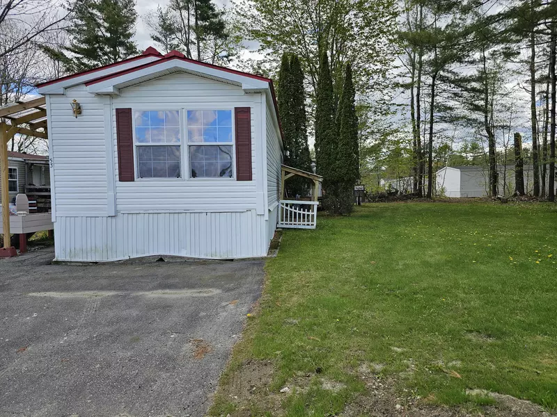 53 Village Green RD, Waterville, ME 04901