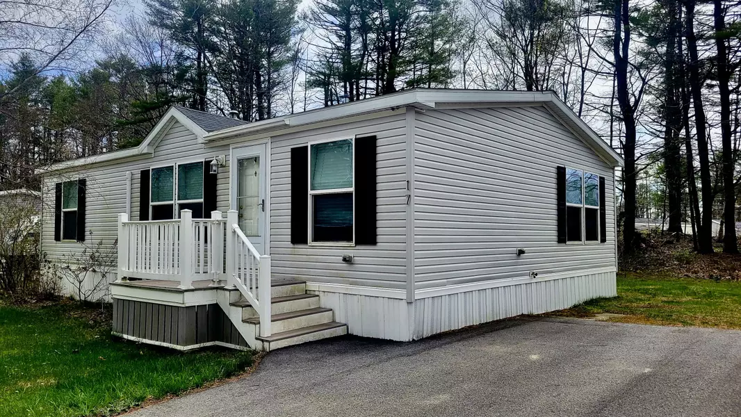 17 Donna DR, Lisbon, ME 04250