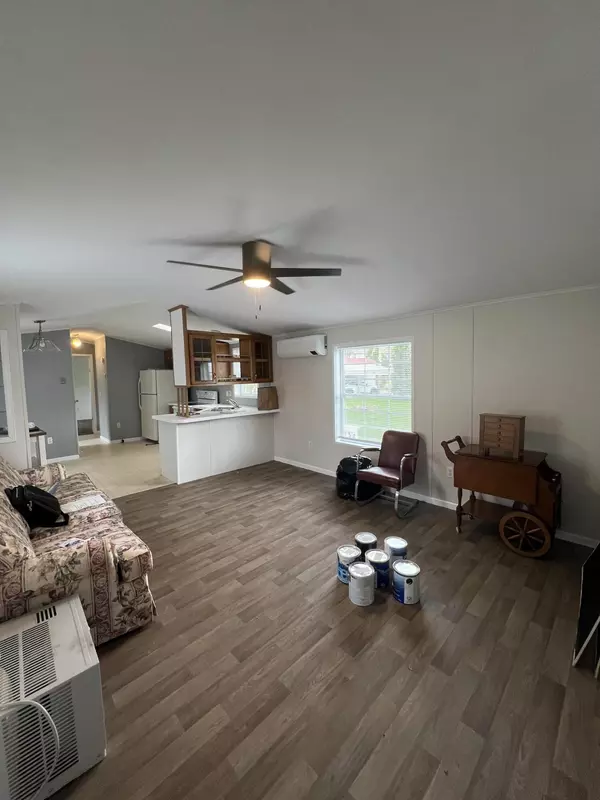 Lewiston, ME 04240,60 Mount Hope AVE #17