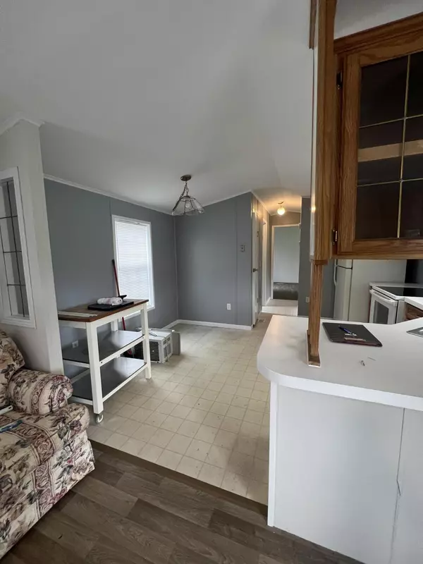 Lewiston, ME 04240,60 Mount Hope AVE #17