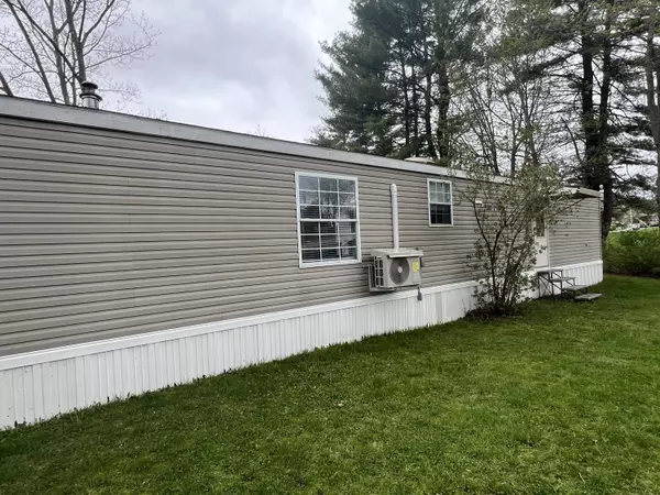 Lewiston, ME 04240,60 Mount Hope AVE #17