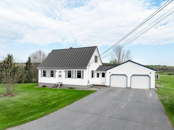 12 Sunny Acres DR, Levant, ME 04456