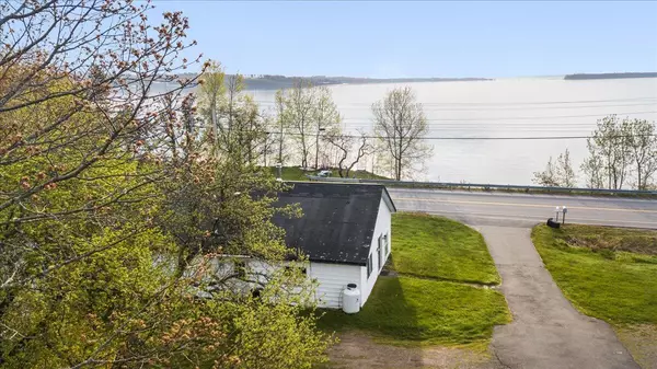 Robbinston, ME 04671,748 US 1