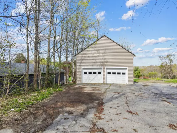 Vassalboro, ME 04989,1016 Riverside DR