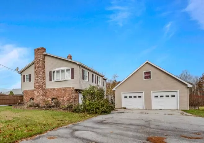 164 Levenseller RD, Holden, ME 04429