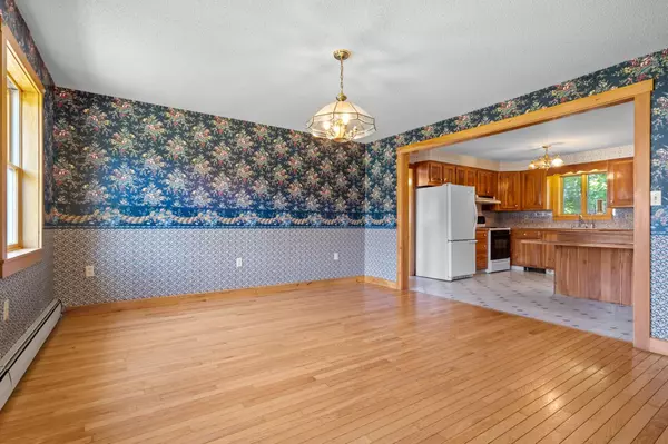 Warren, ME 04864,241 Oyster River RD