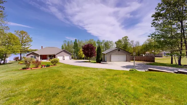 Monmouth, ME 04259,12 Axelrod DR