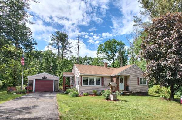 16 Circle DR, Sanford, ME 04073