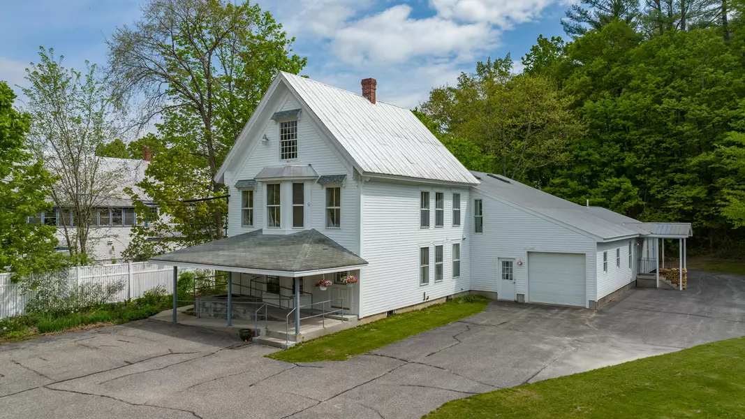 4 Sebago RD, Hiram, ME 04041