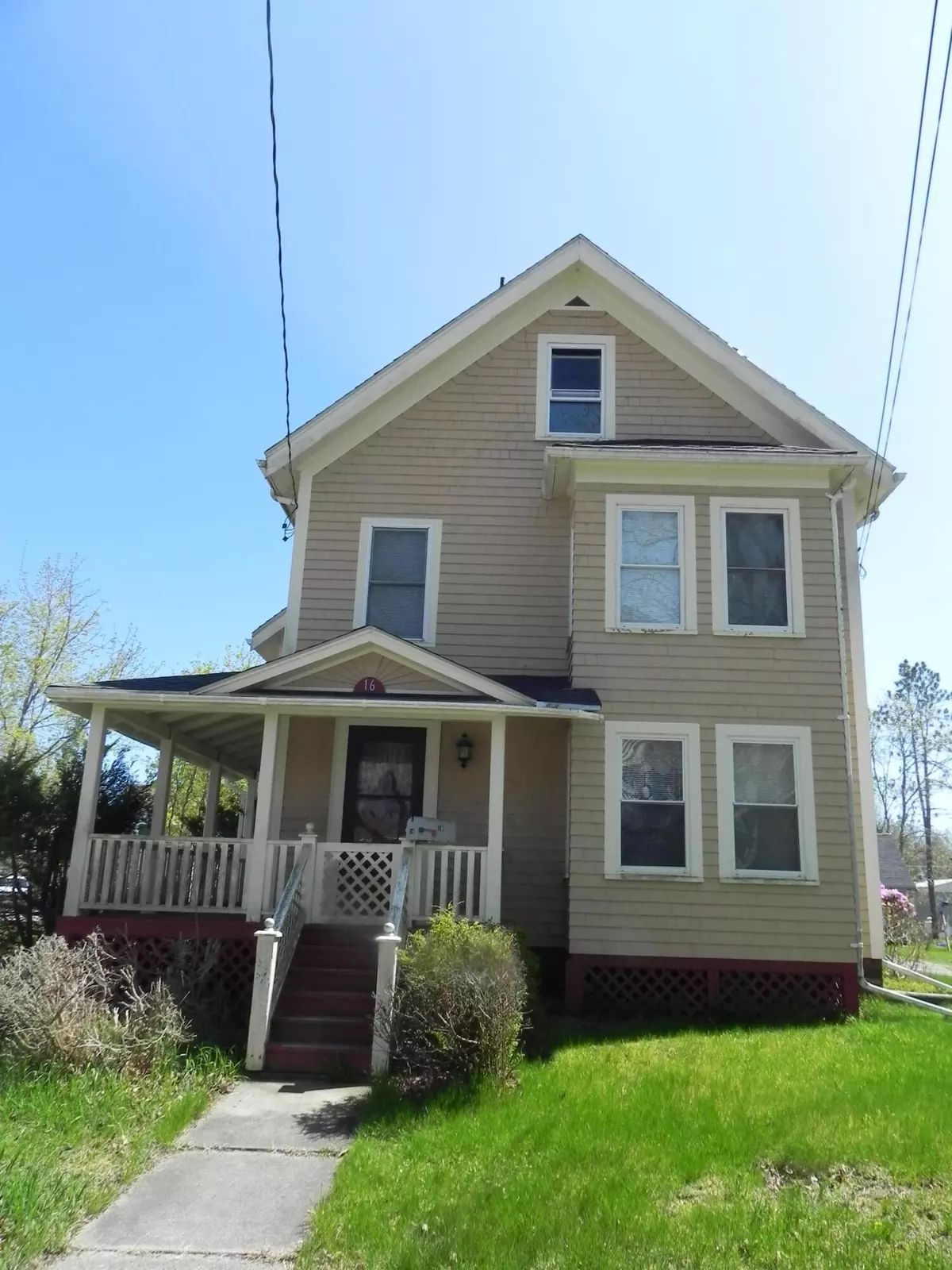 Machias, ME 04654,16 Charles ST