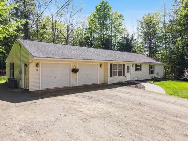 Vassalboro, ME 04989,12 James RD
