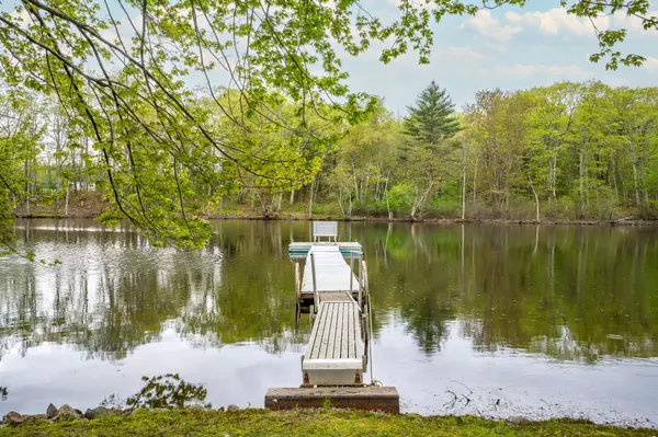 11 Big Pine RD, West Gardiner, ME 04345