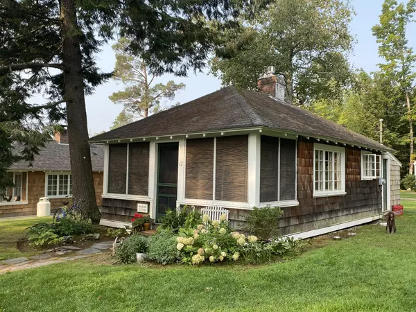 Madison, ME 04950,12 Pickerel RD