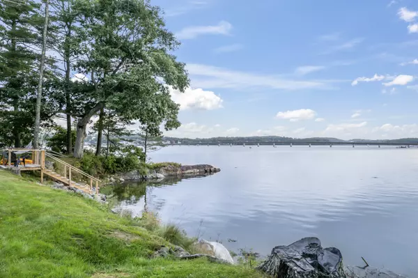 Edgecomb, ME 04556,114 Fort RD