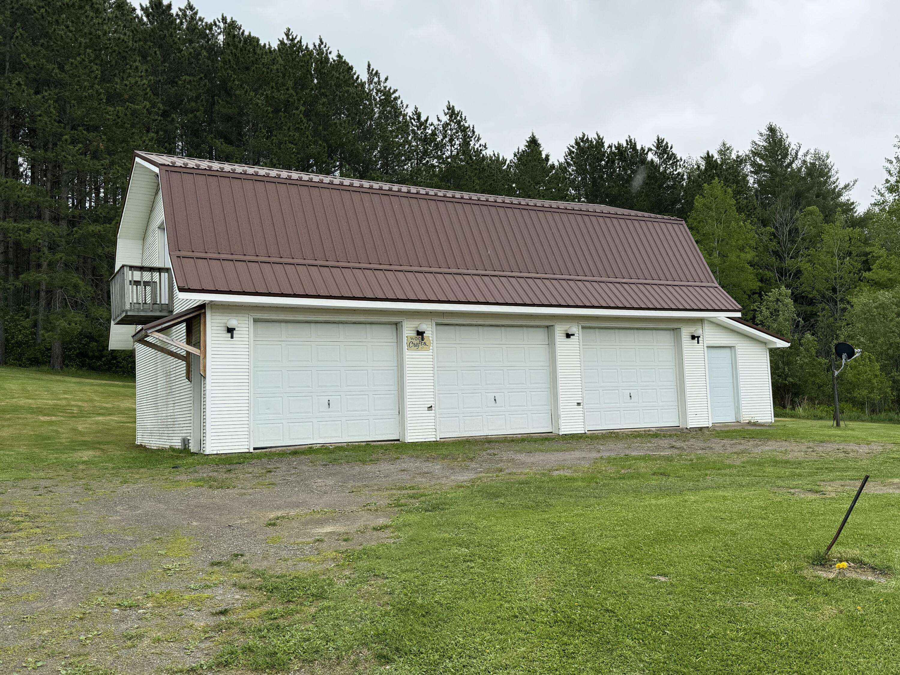 Madawaska, ME 04773,9 Cove RD