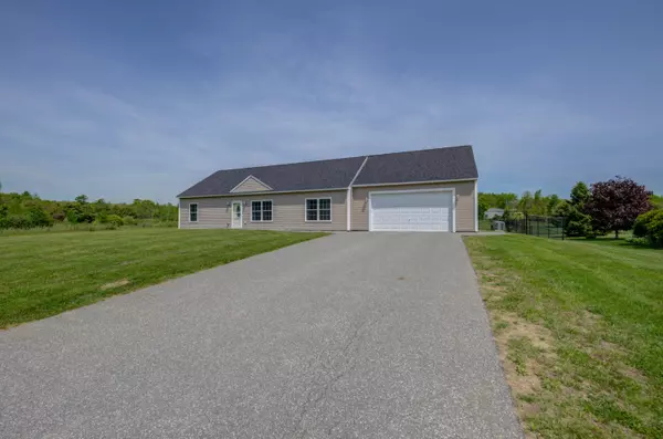 13 Sunrise DR, Hallowell, ME 04347