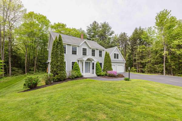 60 Hay Field DR, Gorham, ME 04038