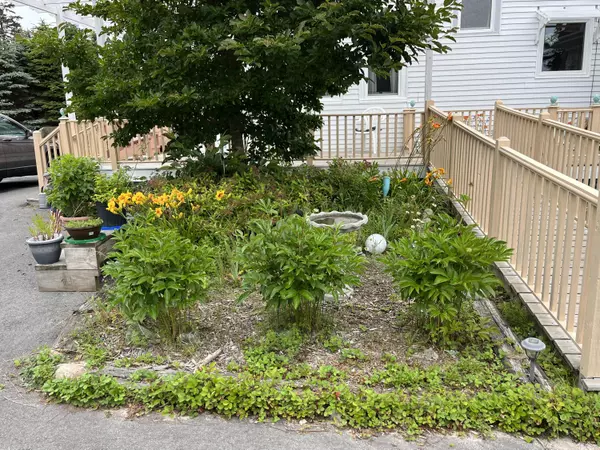 Winter Harbor, ME 04693,358 Main ST