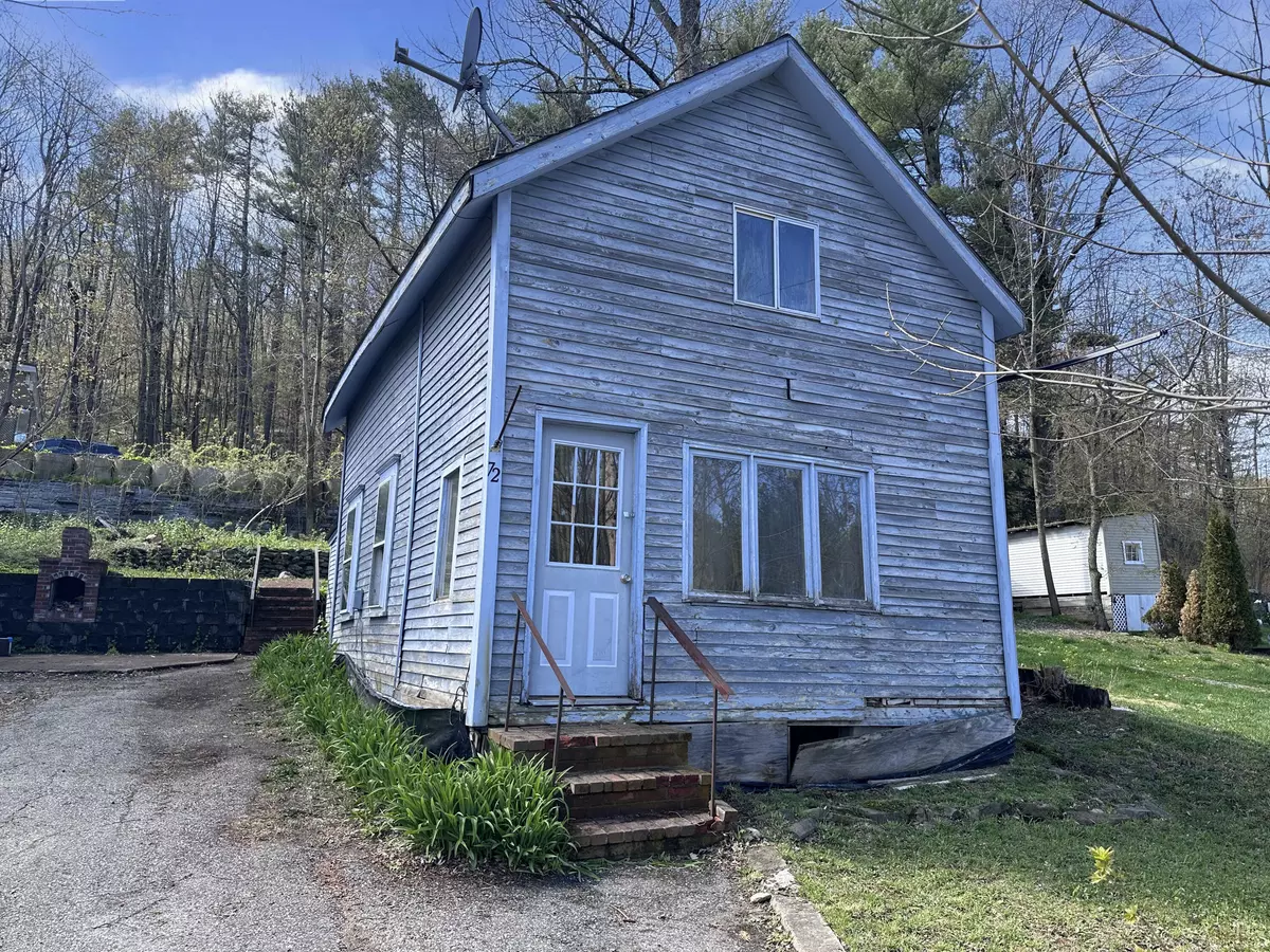 Sabattus, ME 04280,72 Lake ST