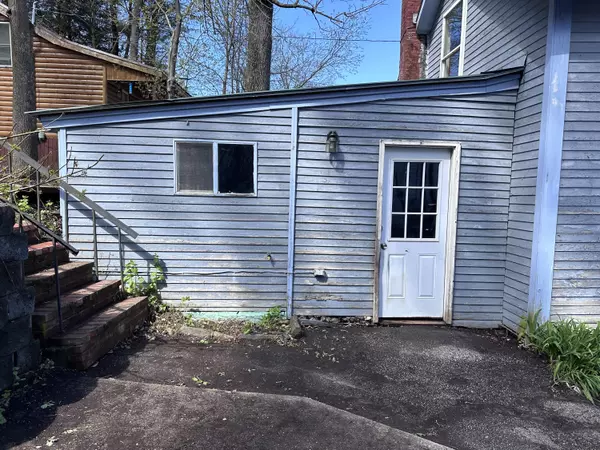 Sabattus, ME 04280,72 Lake ST