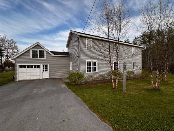 2 Tozier ST, Belfast, ME 04915