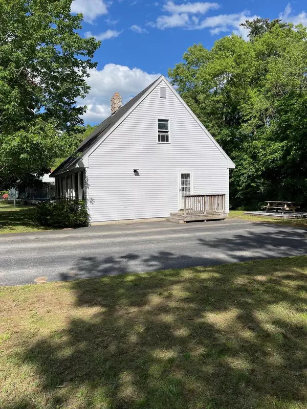 Sanford, ME 04073,9 Breton AVE