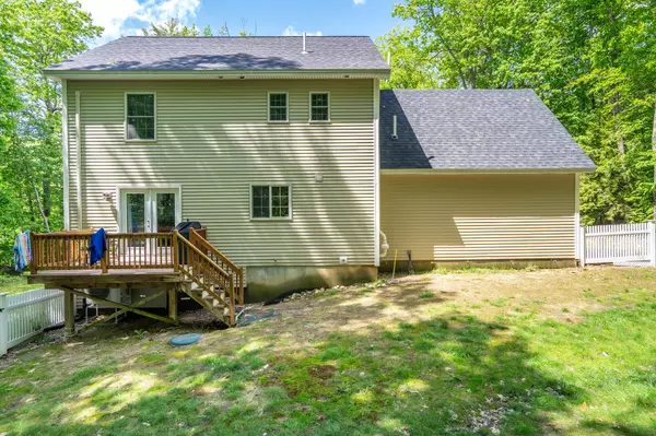 Gray, ME 04039,3 Lilac LN