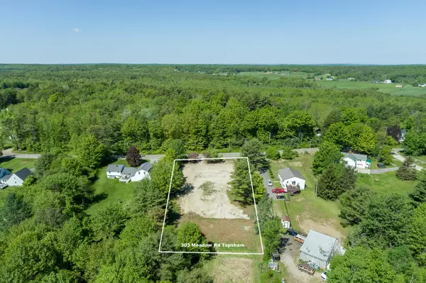 Topsham, ME 04086,303 Meadow RD