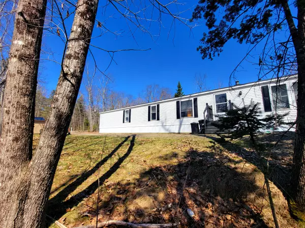 124 Beech Grove RD, Corinth, ME 04427